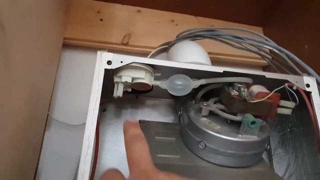 Ремонт котла baxi , проблема с горячей водой и ошибка E03 смотреть онлайн