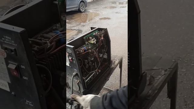 Аврора Оверман грязи не боится ?