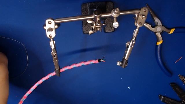 How to Solder USB C, Micro, Mini, and A Connectors for Custom Keyboard Cables смотреть онлайн