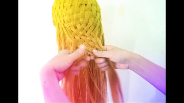 Простая повседневная прическа на каждый день с узелками на средние волосы - пучок из узелков смотреть онлайн