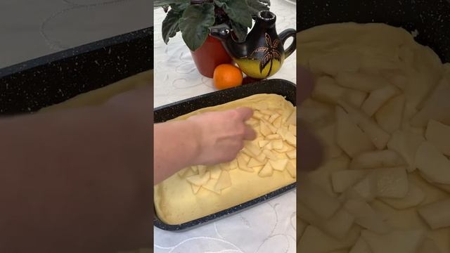 Пироги с сахарной пудрой и клюквой