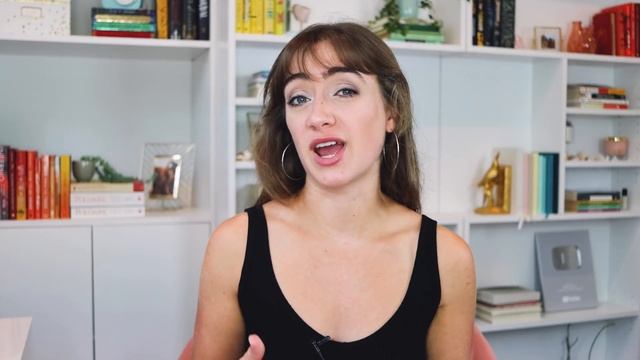 "How do I come up with a plot for my novel?" | #AskAbbie смотреть онлайн