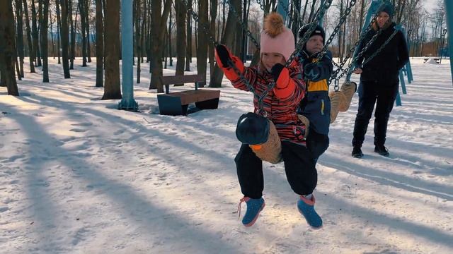 Видео для детей. Зимние развлечения в Детском парке смотреть онлайн