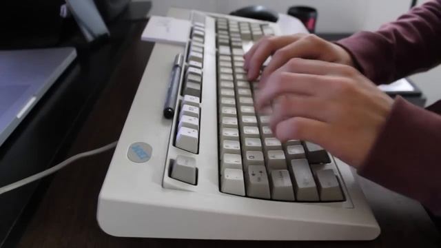 IBM Model M keyboard typing sound смотреть онлайн