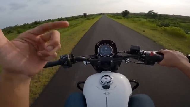 2022 Yezdi Roadster Review - Better Than Royal Enfield ?? смотреть онлайн