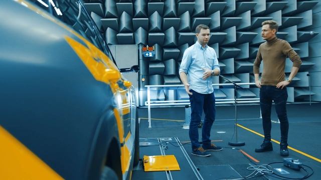 Audi e-tron: This is what the sound of an electric car sounds like (German) смотреть онлайн