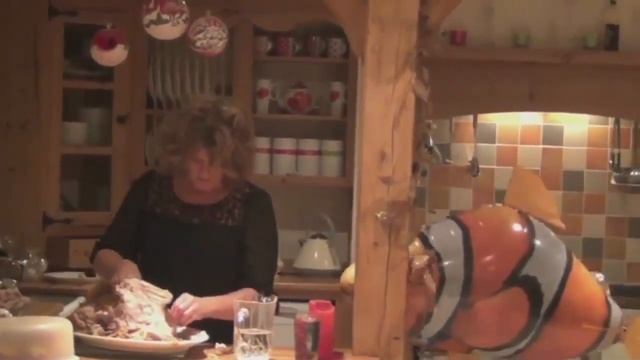 Прикольнулся над мамкой смотреть онлайн