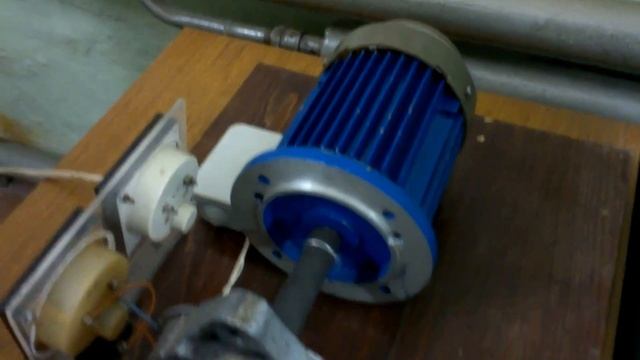 Подбор рабочего конденсатора к трехфазному электродвигателю. смотреть онлайн