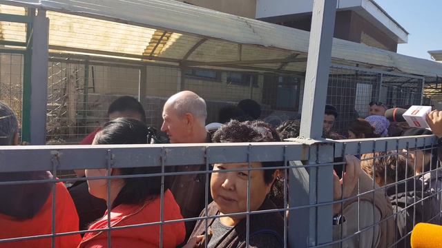 Ситуация на границе с Казахстаном: Люди возмущены, им ничего не объясняют смотреть онлайн