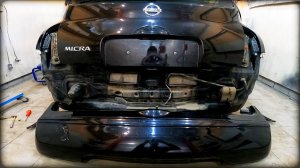 Снимаем задний бампер Nissan Micra 2002-2010год
