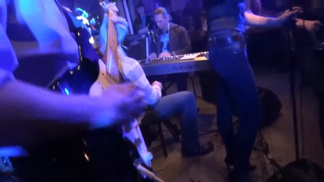 ПЛЕЗАНТВИЛЛЬ - 03 - Ворона (Линда cover) смотреть онлайн