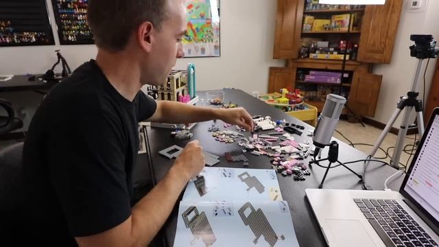 FINISHING THE LEGO CREATOR DOWNTOWN DINER! смотреть онлайн