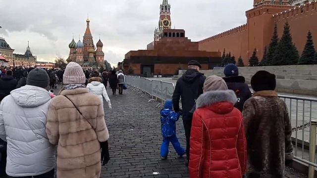 SHIFIKOR MUHAMMAD, сузини устидан чикди, Москвага келди. Красная площадь. Кремль. Мовзалей Ленина. смотреть онлайн