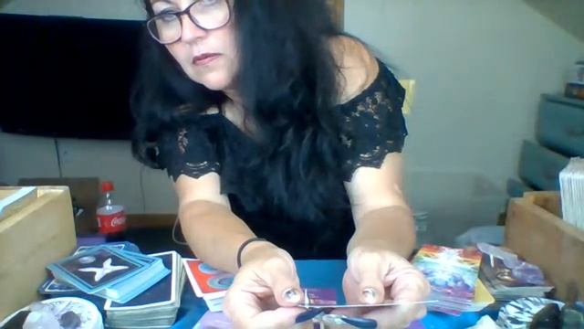 Romantic Feelings Romanticizing Over You, The Past Thinks Of You, Yikes Leave The Past In The Past смотреть онлайн