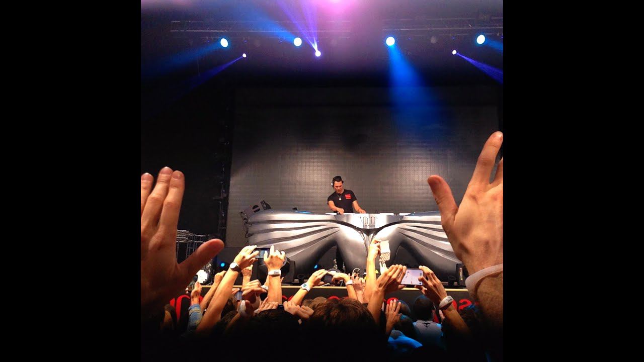 Tiesto at Space Moscow смотреть онлайн