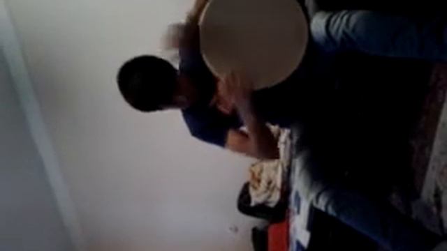 игра на барабане , я еще учусь:-$ смотреть онлайн