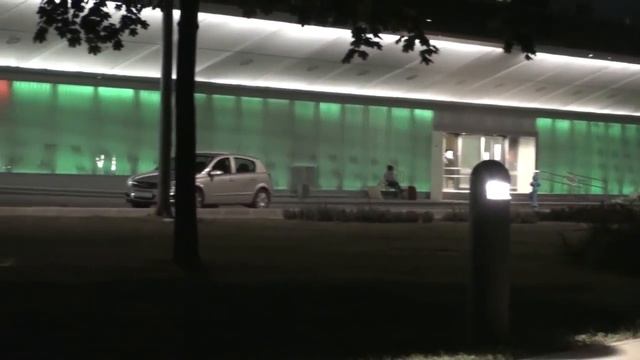 Nice color scheme at night on Zagreb Airport смотреть онлайн