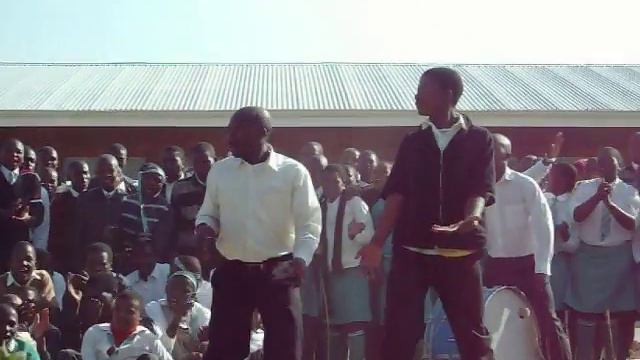 South Africa Zulu Tribal Dancing at S.African High School смотреть онлайн