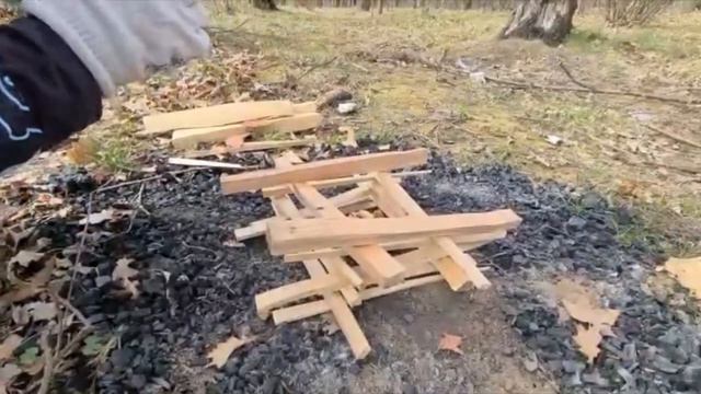 Костёр _Колодец_ _ Как развести костёр в походе_ смотреть онлайн