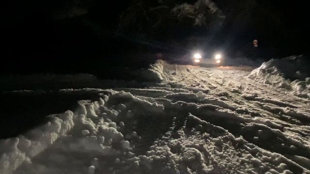 VW PASSAT B7 ALLTRACK IN HEAVY SNOW смотреть онлайн
