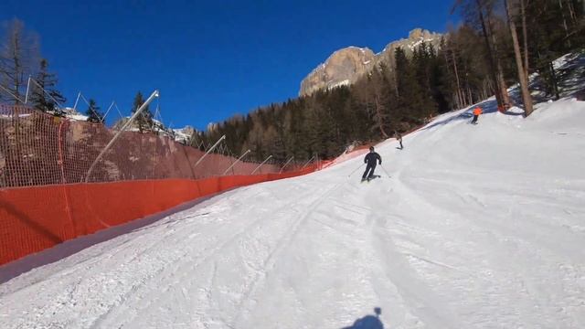 Pista Sass Becè del Bosco dal Belvedere a Canazei смотреть онлайн