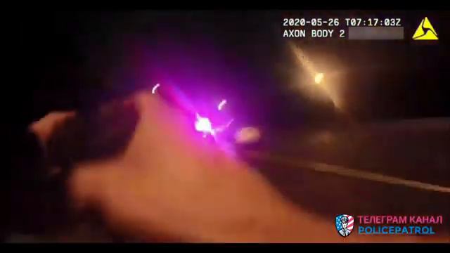 Псих самоубийца / Применение оружия полицией смотреть онлайн