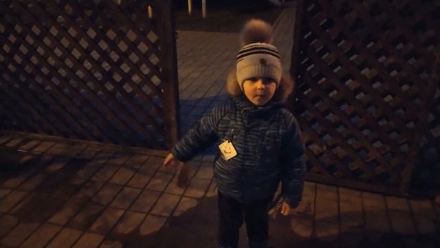 #Салават#играет#детские Салават играет в детские аппараты с игрушками смотреть онлайн