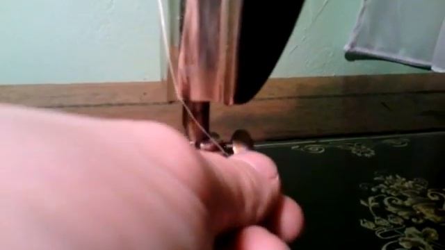How To Thread a Vintage Sewing Machine смотреть онлайн