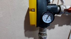 Как правильно накачать давление в гидроаккумуляторе? Какое давление в баке насосной станции?