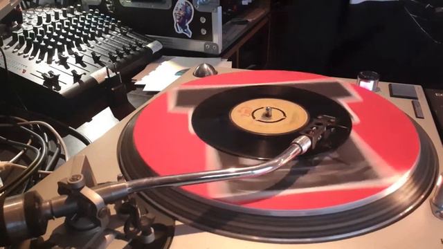 Mathias Mlamba - Ukizaliwa Peke (197X cms 7") Swahili смотреть онлайн