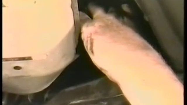 Ford Taurus Oil Change Repair Video смотреть онлайн