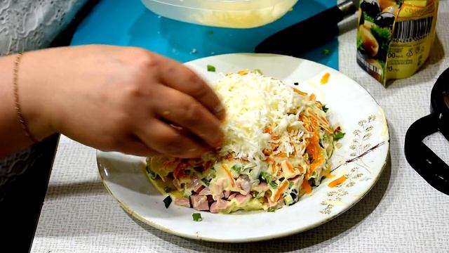 Своими руками делаем оригинальную закуску на стол. Салат ПОДСОЛНУХ смотреть онлайн