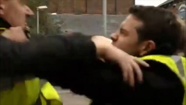 Coronation Street - Gary Windass Vs. Jason Grimshaw & Owen Armstrong (6th January 2011) смотреть онлайн