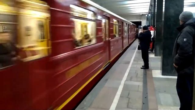 Именной поезд "Красная Стрела"!!! Станция Преображенская Площадь смотреть онлайн