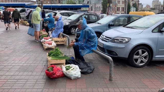 НИЗКИЕ ЦЕНЫ в КИЕВЕ на овощи и фрукты. Ярмарка на КПИ. Бабушки на Лукьяновке. смотреть онлайн