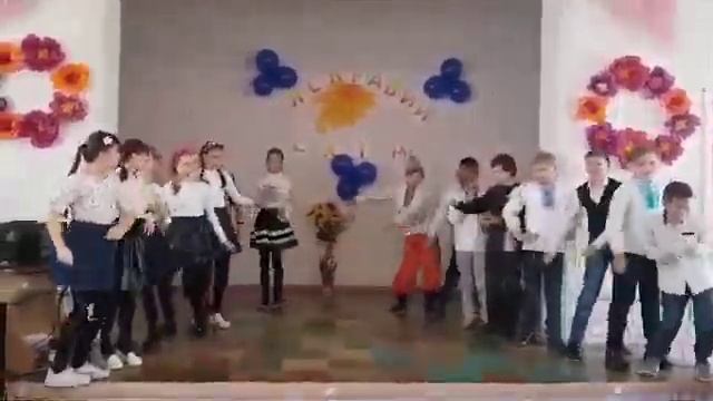 Классный современный танец(я в красных штанах) смотреть онлайн