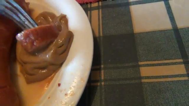 TESTISSÄ WILHELM (CHILI-SULATEJUUSTO) смотреть онлайн