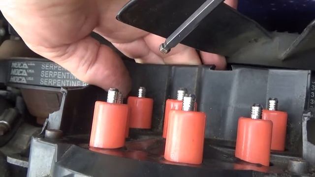 1988 300e Mercedes Benz W124 Distributor Cap & Rotor Change смотреть онлайн