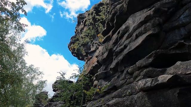 Необычные скалы - Семь Братьев. Маршрут выходного дня из Екатеринбурга! смотреть онлайн