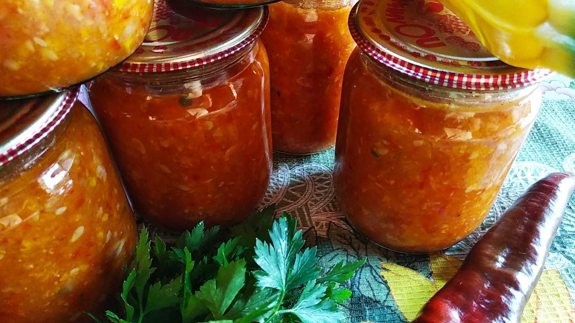 Аджика из КАБАЧКОВ на зиму. Вкусна и одновременно проста в приготовлении. смотреть онлайн