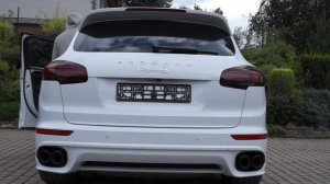 Porsche Cayenne Diesel 4.2 V8 start up & engine sound
