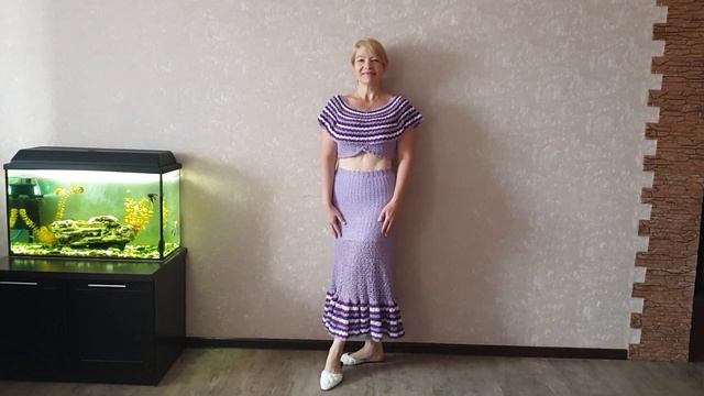 Трендовый костюм - крючком. Я его переделала и получилось - чудо! Много, много образов. смотреть онлайн