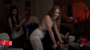 Отшлепали на стриме