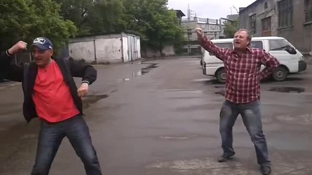 ТАНЦУЮТ ОГОНЬКИ! смотреть онлайн
