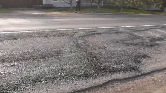05.11.2020 г. Вот так в Украине делают дороги. Будьте осторожны, летят камни!!! смотреть онлайн