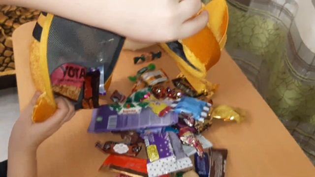 Распаковка новогоднего подарка от Morozoff.by (декабрь 2021) смотреть онлайн