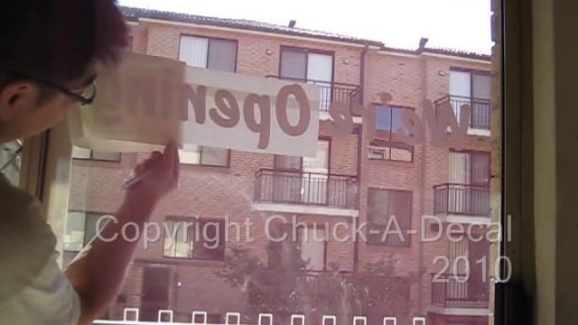 Decal Application With An Oracal Squeegee смотреть онлайн