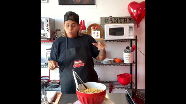 JJS OWN Ginger Soy Asian Noodle Salad смотреть онлайн