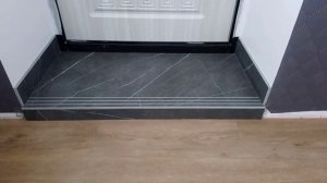 Порог, входная дверь, керамогранит