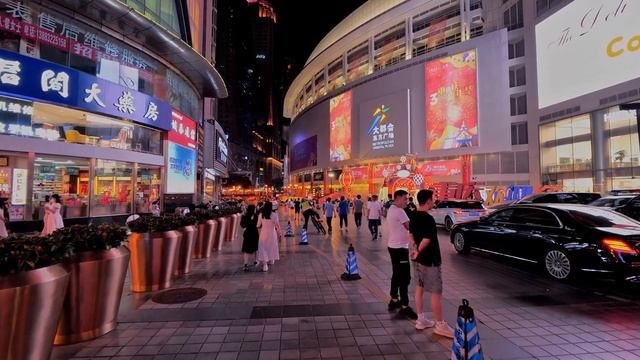 Chongqing Jiefangbei Pedestrian Street - the most famous pedestrian street in western China смотреть онлайн
